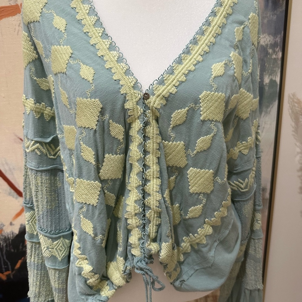 Stylish Blue and Yellow Knit Cardigan